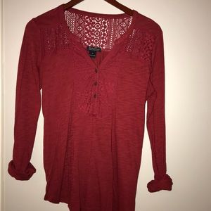 Adorable Lucky Brand Top with lace detailing